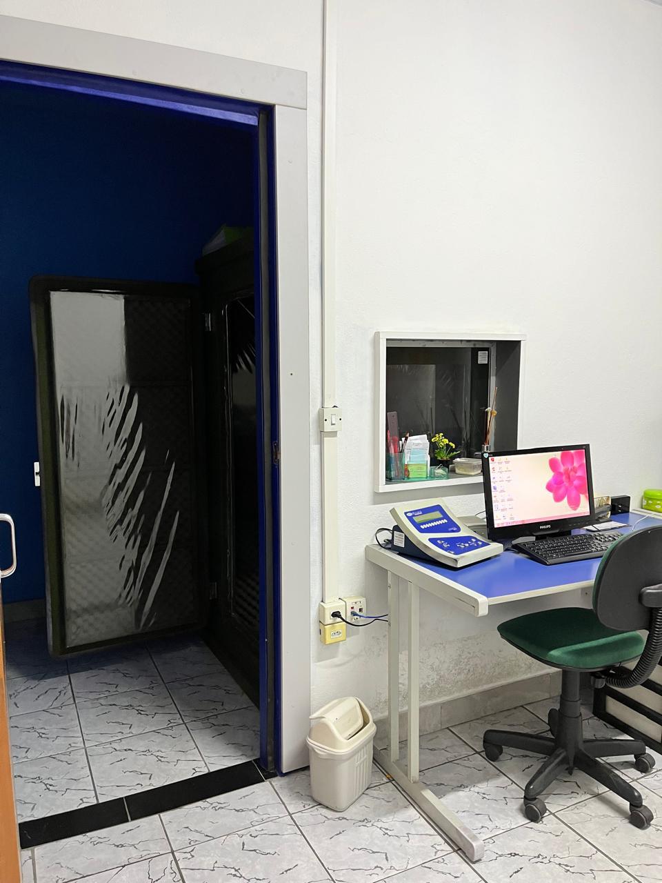 Cabine de audiometria da clínica Innovar
